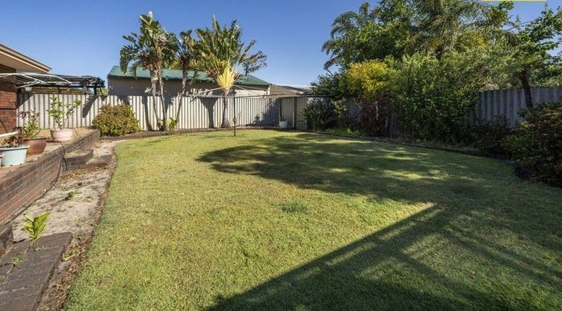 Photo - 53 Linden Way, Forrestfield WA 6058 - Image 21