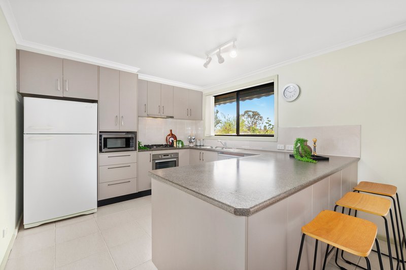 Photo - 53 Mclaughlin Crescent, Mill Park VIC 3082 - Image 2