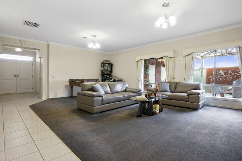 Photo - 53 Mcmahon Crescent, Tarneit VIC 3029 - Image 2