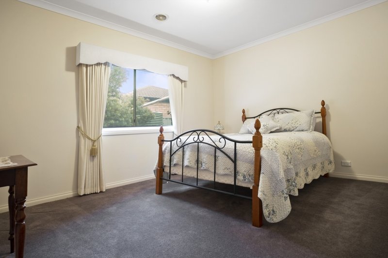 Photo - 53 Mcmahon Crescent, Tarneit VIC 3029 - Image 10