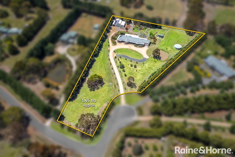 Photo - 53 Meadow Brook Way, Riddells Creek VIC 3431 - Image 1