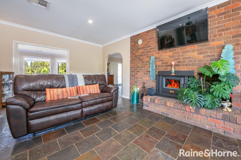 Photo - 53 Meadow Brook Way, Riddells Creek VIC 3431 - Image 7