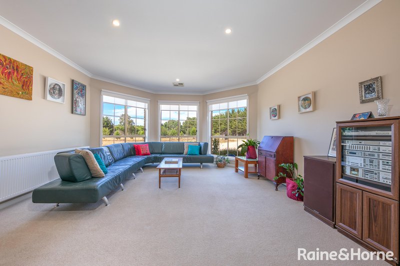 Photo - 53 Meadow Brook Way, Riddells Creek VIC 3431 - Image 10