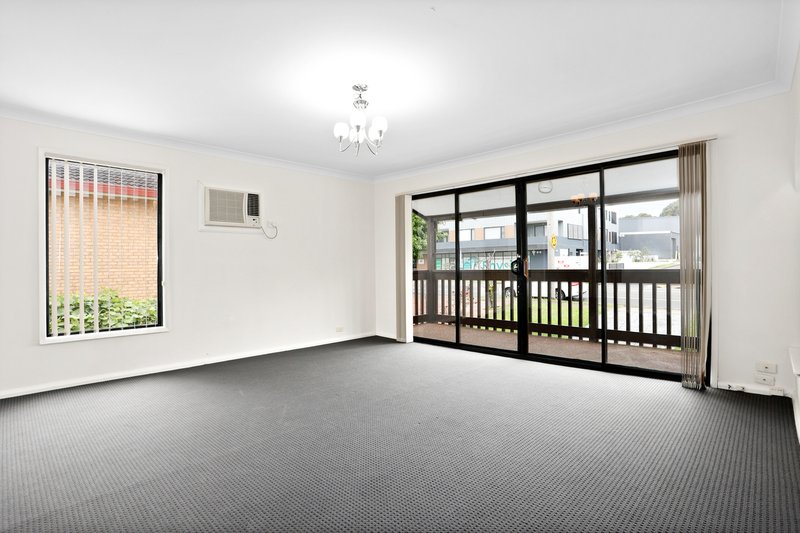 Photo - 53 Merindah Road, Baulkham Hills NSW 2153 - Image 4