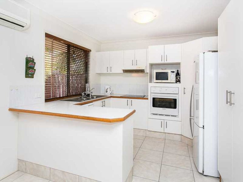 Photo - 53 Montezuma Drive, Burleigh Waters QLD 4220 - Image 5