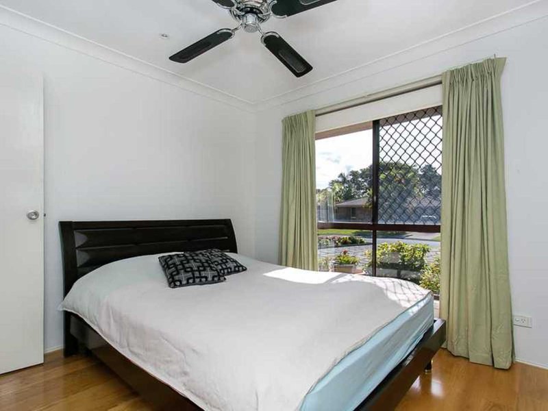 Photo - 53 Montezuma Drive, Burleigh Waters QLD 4220 - Image 8