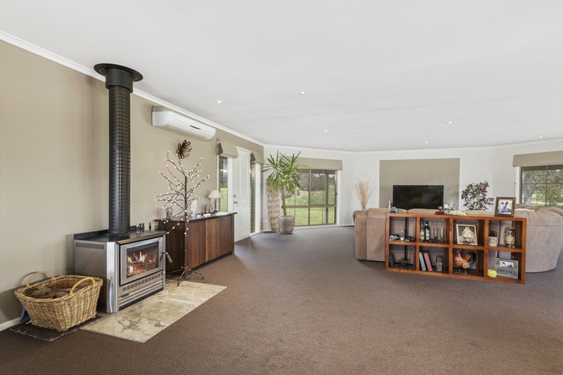 Photo - 53 Northumberland Road, Kyneton VIC 3444 - Image 6