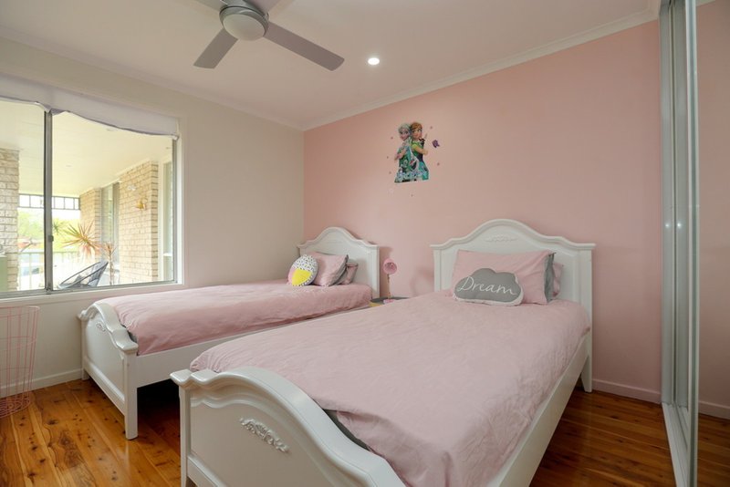 Photo - 53 Oak Drive, Georges Hall NSW 2198 - Image 7