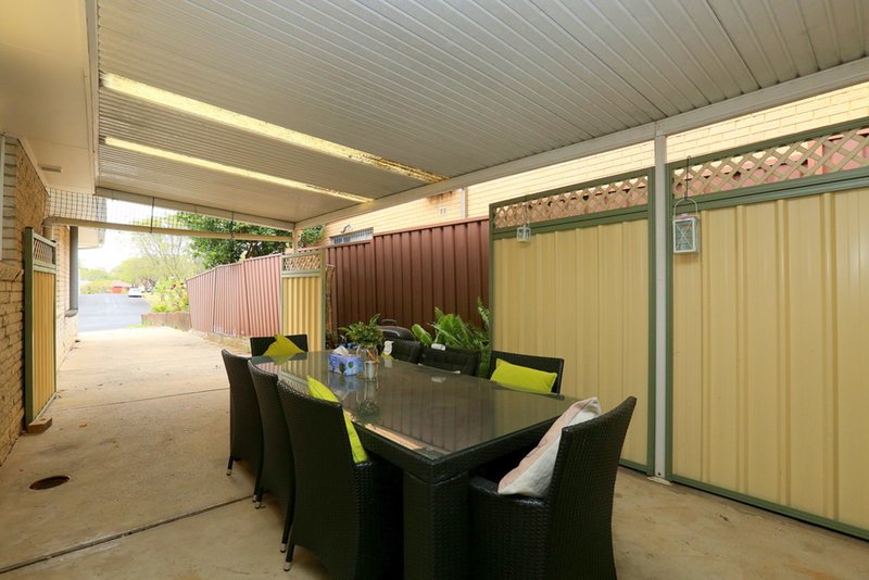 Photo - 53 Oak Drive, Georges Hall NSW 2198 - Image 11