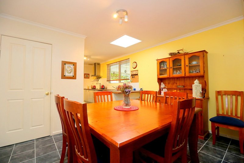 Photo - 53 Oak Drive, Georges Hall NSW 2198 - Image 6