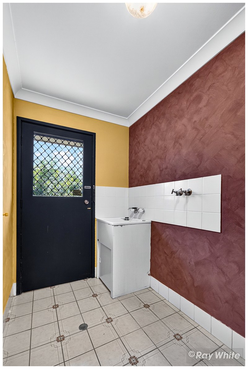 Photo - 53 Old Capricorn Highway, Gracemere QLD 4702 - Image 16