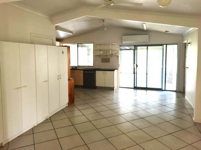 Photo - 53 Oliver Road, Nanango QLD 4615 - Image 6