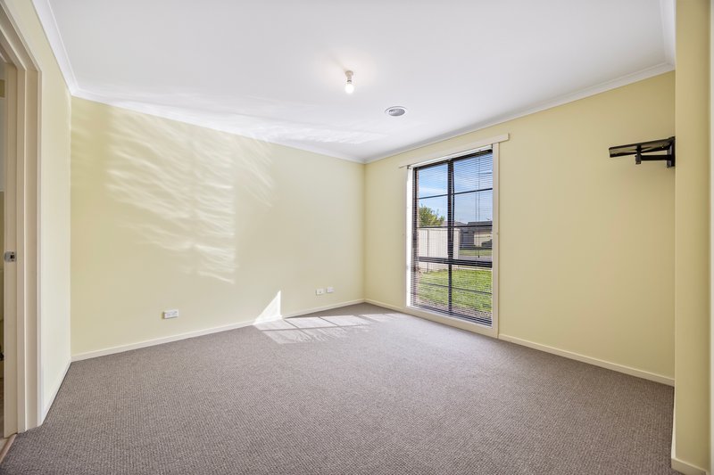 Photo - 53 Parkview Drive, Alfredton VIC 3350 - Image 3