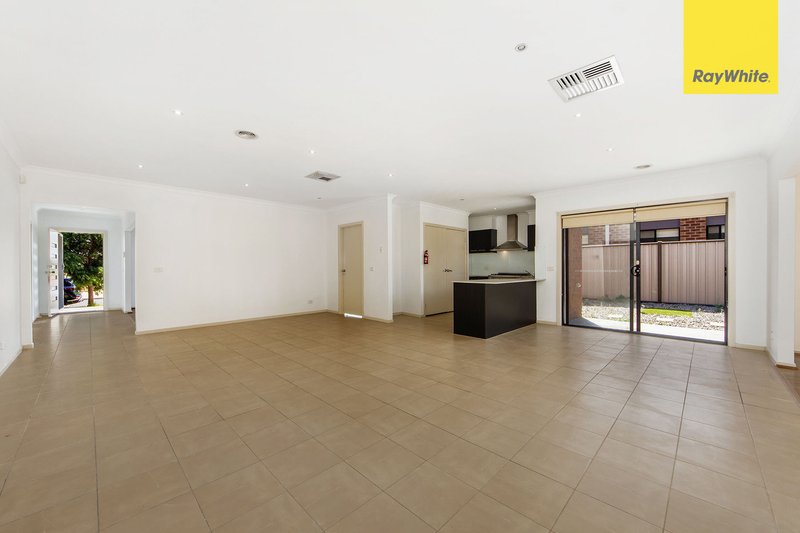 Photo - 53 Pimelea Terrace, St Albans VIC 3021 - Image 3