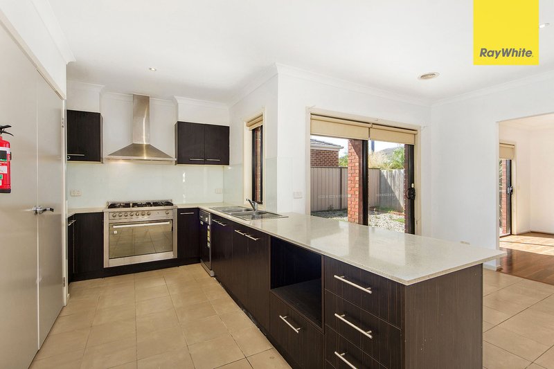 Photo - 53 Pimelea Terrace, St Albans VIC 3021 - Image 5