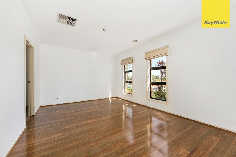 Photo - 53 Pimelea Terrace, St Albans VIC 3021 - Image 7