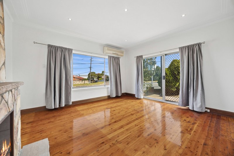 Photo - 53 Pine Avenue, Narraweena NSW 2099 - Image 2