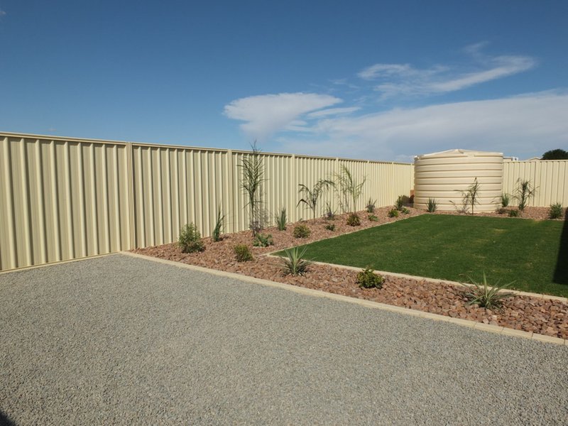 Photo - 53 Pommern Way, Wallaroo SA 5556 - Image 4