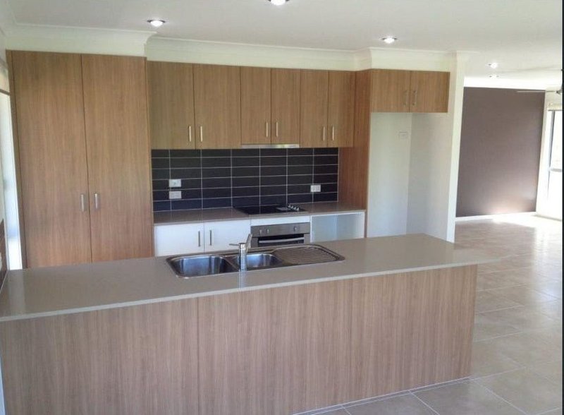 Photo - 53 Ravensbourne Circuit, Waterford QLD 4133 - Image 3