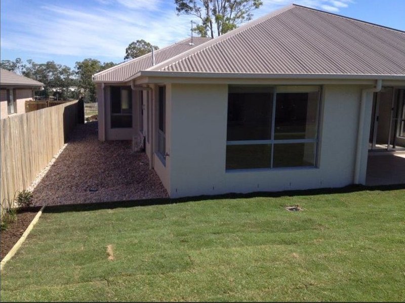 Photo - 53 Ravensbourne Circuit, Waterford QLD 4133 - Image 7