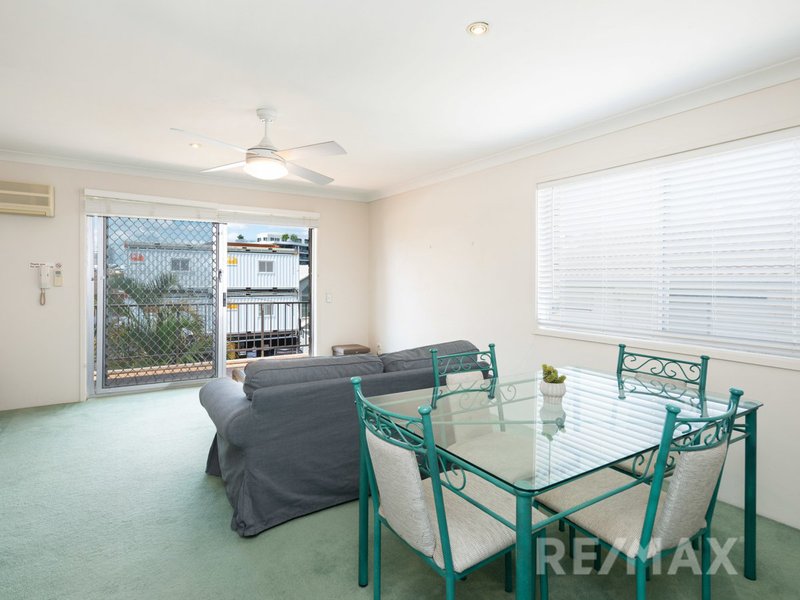 Photo - 5/3 Rosewood Avenue, Broadbeach QLD 4218 - Image 3