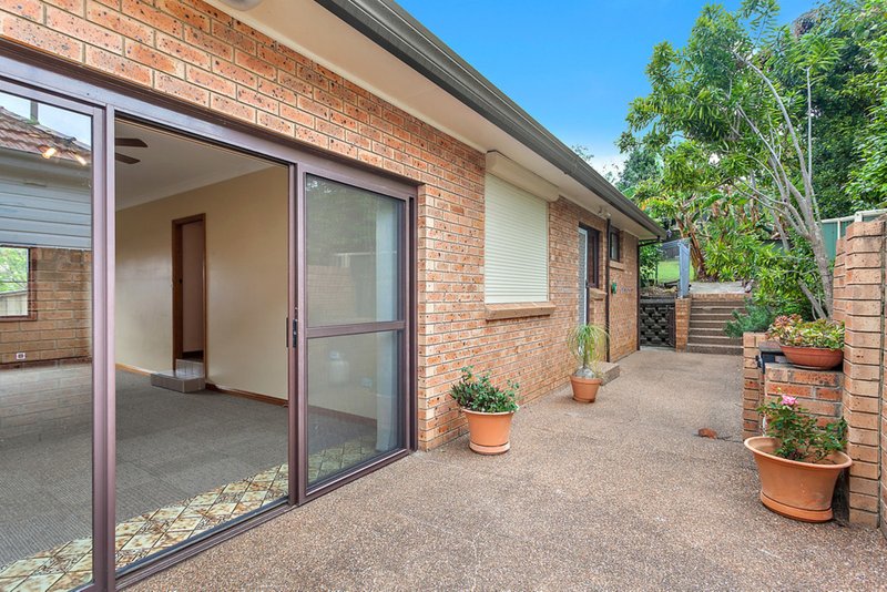 Photo - 53 Rowland Avenue, Wollongong NSW 2500 - Image 9