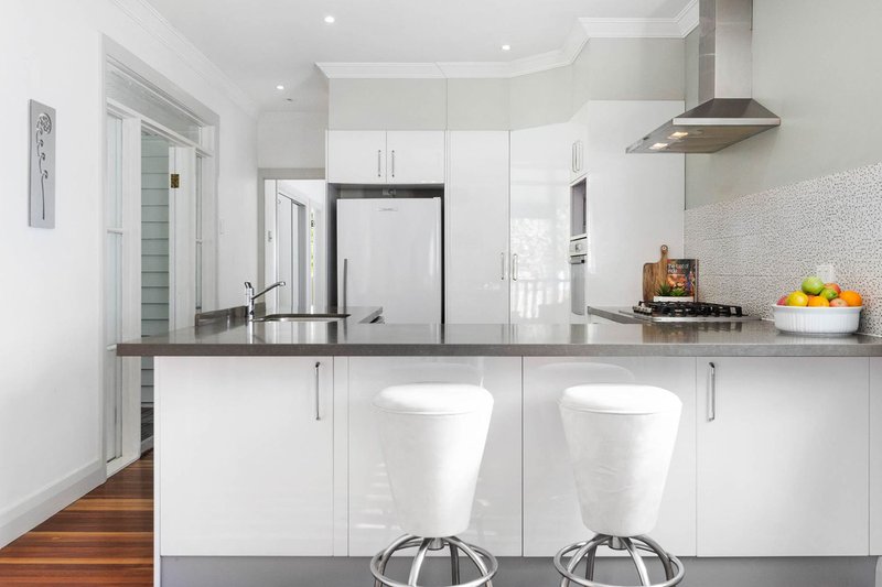 Photo - 53 Seabreeze Road, Manly West QLD 4179 - Image 1