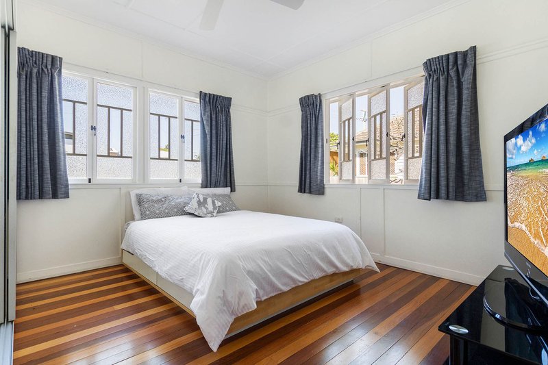 Photo - 53 Seabreeze Road, Manly West QLD 4179 - Image 8