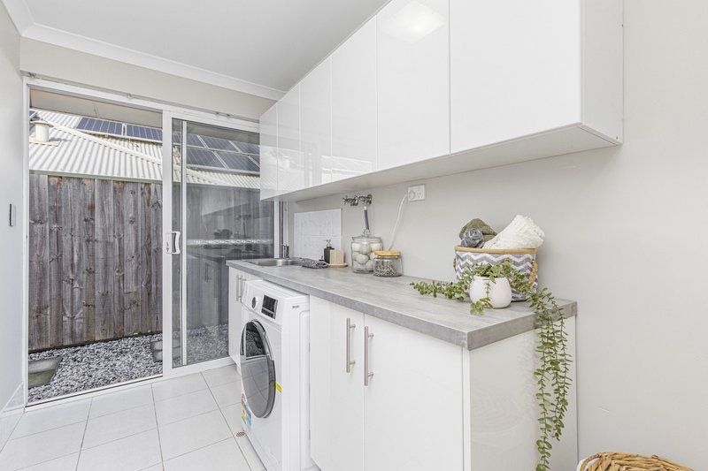 Photo - 53 Seagrass Street, Yanchep WA 6035 - Image 11