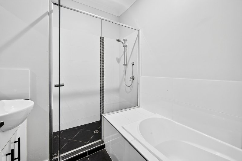 Photo - 5/3 Sibley Street, North Lakes QLD 4509 - Image 13