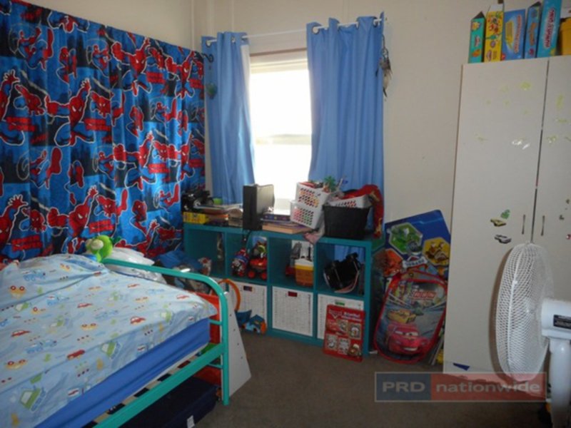 Photo - 53 Simpson Street, Tumut NSW 2720 - Image 5