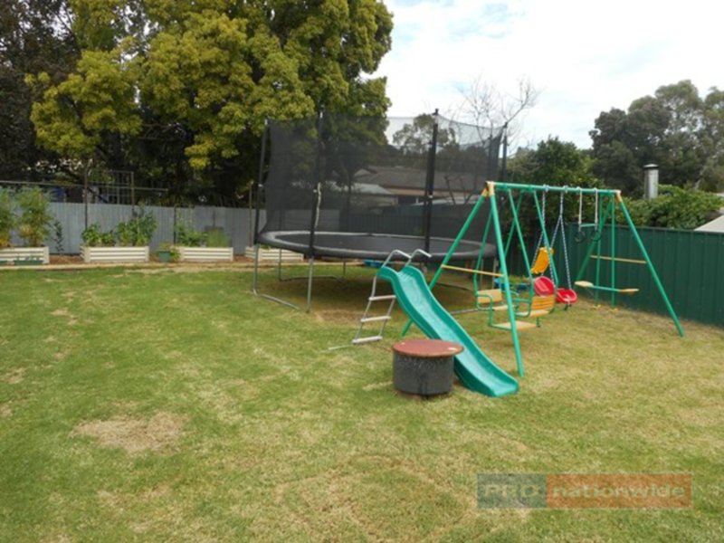 Photo - 53 Simpson Street, Tumut NSW 2720 - Image 17