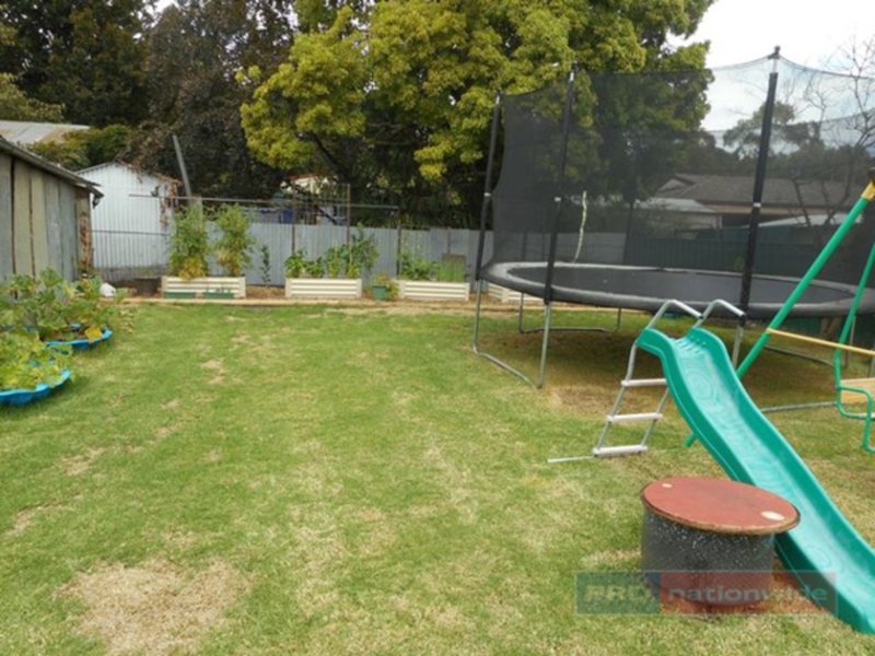 Photo - 53 Simpson Street, Tumut NSW 2720 - Image 18