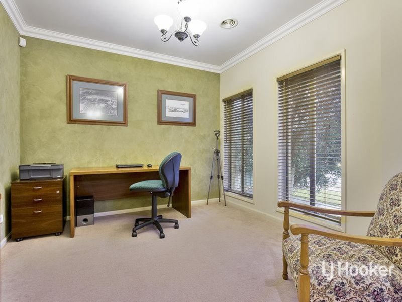 Photo - 53 Sommersby Road, Point Cook VIC 3030 - Image 3