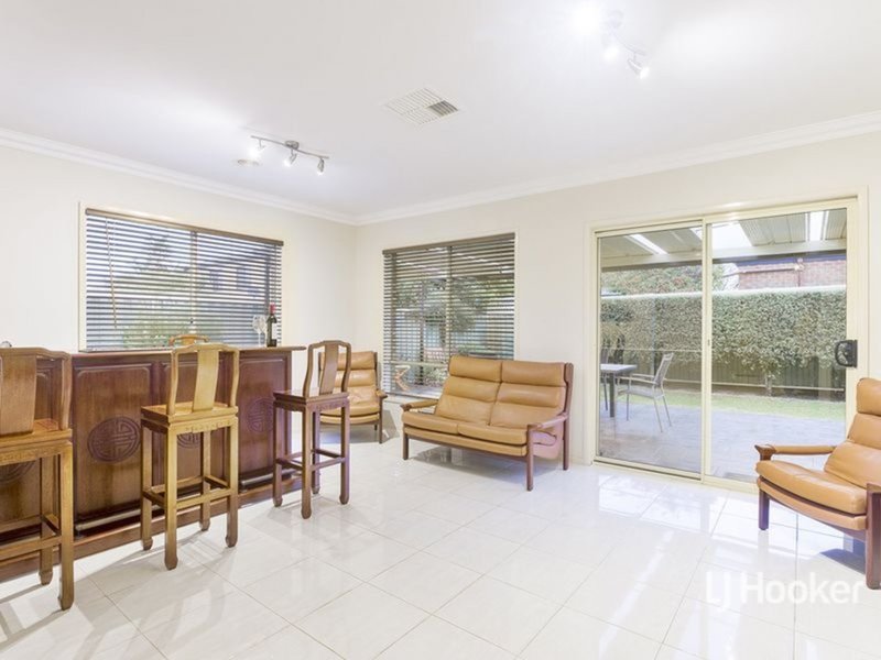 Photo - 53 Sommersby Road, Point Cook VIC 3030 - Image 6