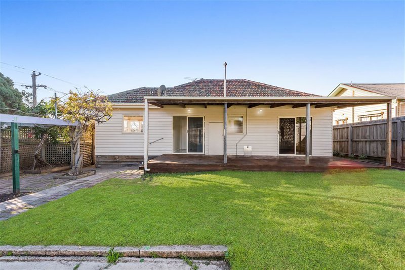 Photo - 53 Stubbs Avenue, North Geelong VIC 3215 - Image 9