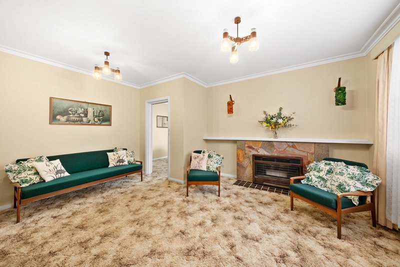 Photo - 53 The Outlook, Glen Waverley VIC 3150 - Image 3