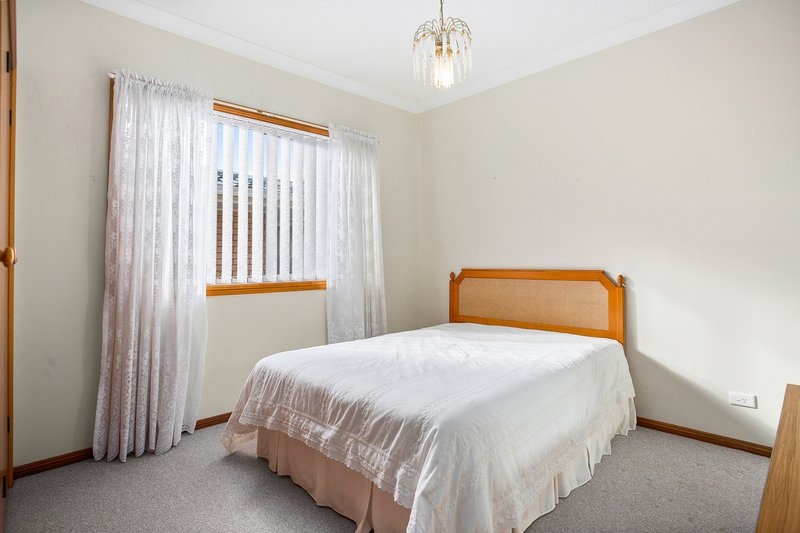 Photo - 53 Theodore Street, Oak Flats NSW 2529 - Image 6