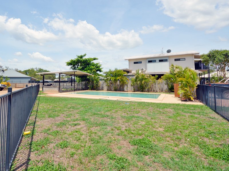 Photo - 5/3 Tom Morrison Drive, Rocky Point QLD 4874 - Image 2