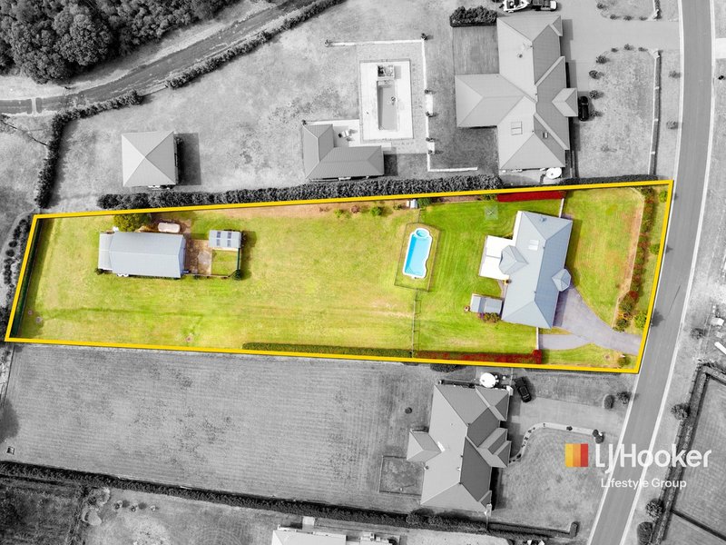 Photo - 53 Twin Creeks Drive, Luddenham NSW 2745 - Image 2