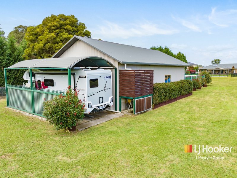 Photo - 53 Twin Creeks Drive, Luddenham NSW 2745 - Image 17