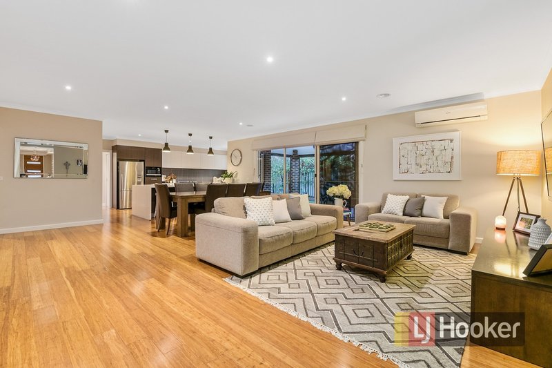 Photo - 53 Villella Drive, Pakenham VIC 3810 - Image 3