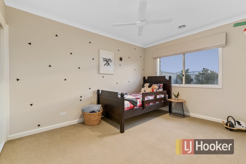 Photo - 53 Villella Drive, Pakenham VIC 3810 - Image 14