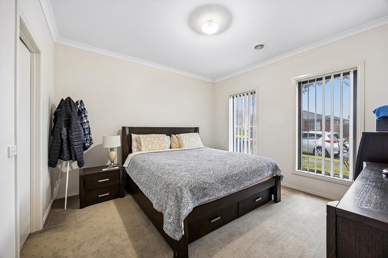 Photo - 53 Vimini Drive, Narre Warren VIC 3805 - Image 4