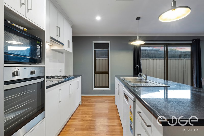 Photo - 53 Vincent Road, Smithfield Plains SA 5114 - Image 7