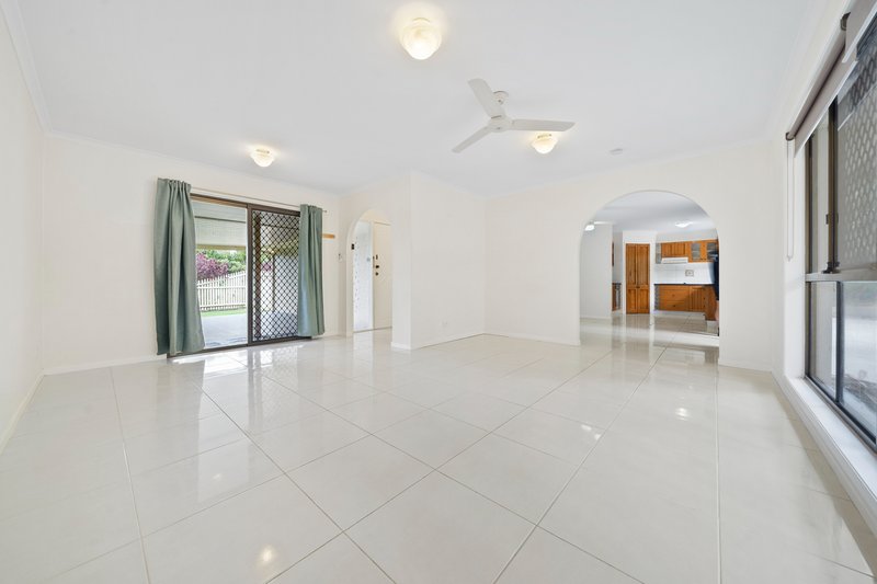 Photo - 53 Wantana Crescent, Edens Landing QLD 4207 - Image 7