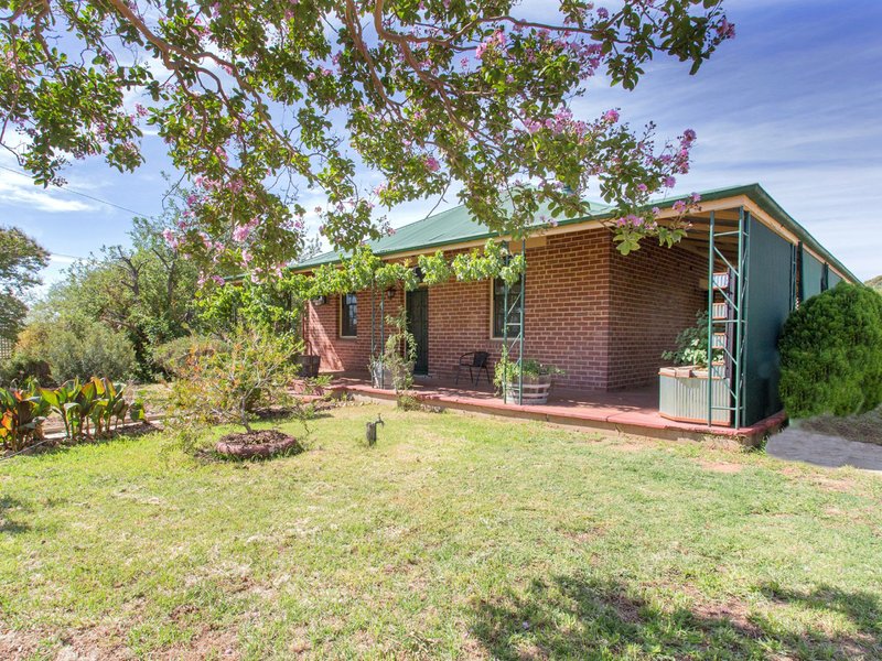 Photo - 53 Waratah Street, Cowra NSW 2794 - Image 1