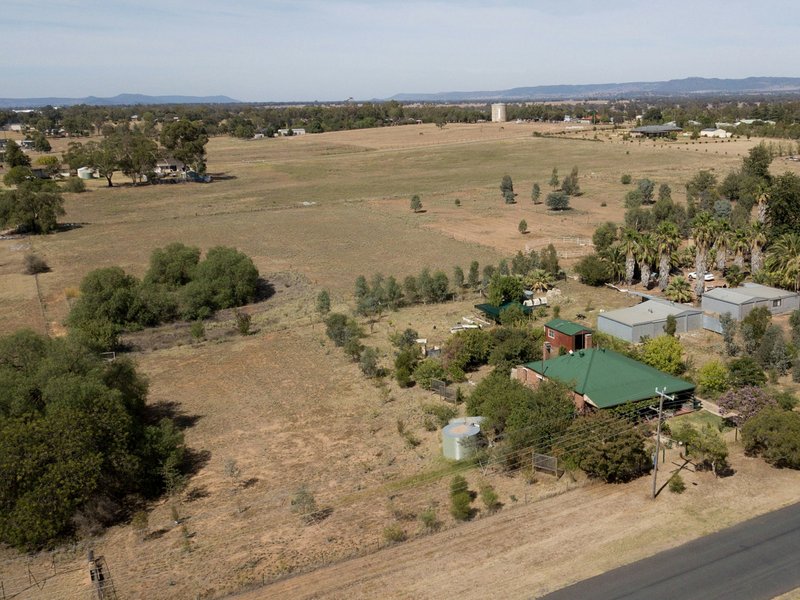 Photo - 53 Waratah Street, Cowra NSW 2794 - Image 7