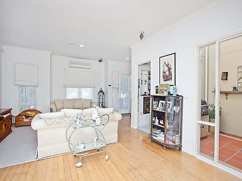 Photo - 53 Waterford Avenue, Maribyrnong VIC 3032 - Image 3