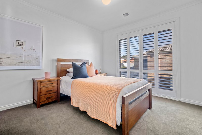 Photo - 53 Wheatland Crescent, Dingley Village VIC 3172 - Image 9
